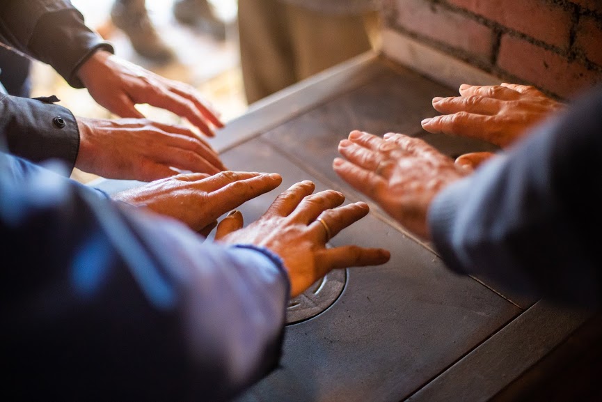 Cursul pentru construirea sobelor cu masă termică, o inițiativă reușită