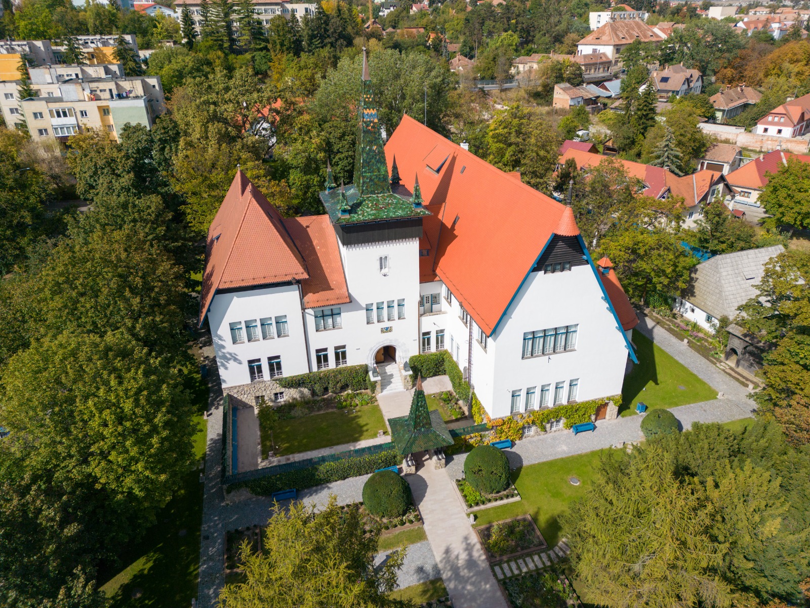 Investiții pentru viitor: drumuri modernizate, patrimoniu protejat și susținere pentru specialiștii din sănătate
